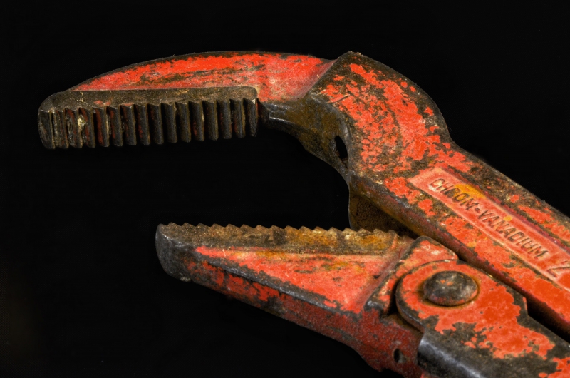 plombier-LES ARCS-min_pipe-wrench-318084